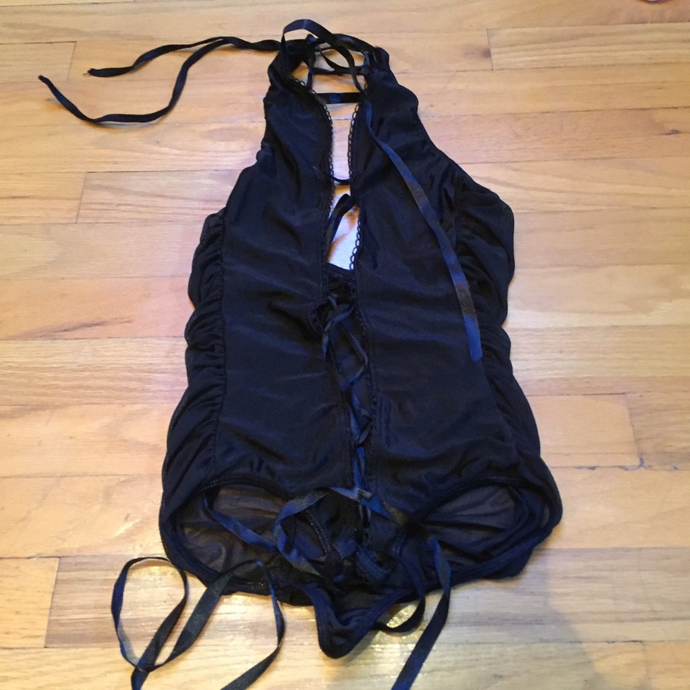 Women's lingerie bodysuit